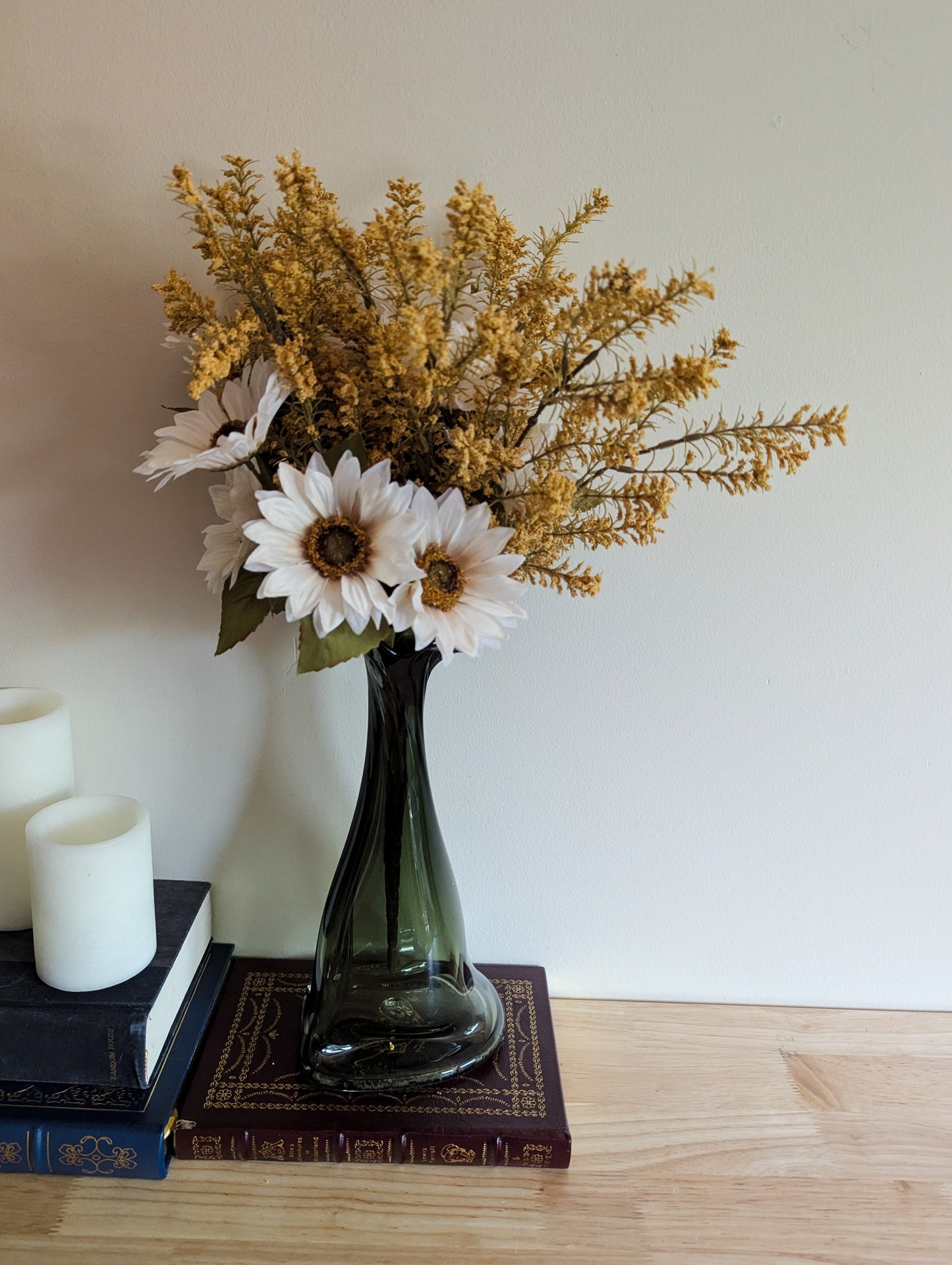 Eel Green Pouch Vase